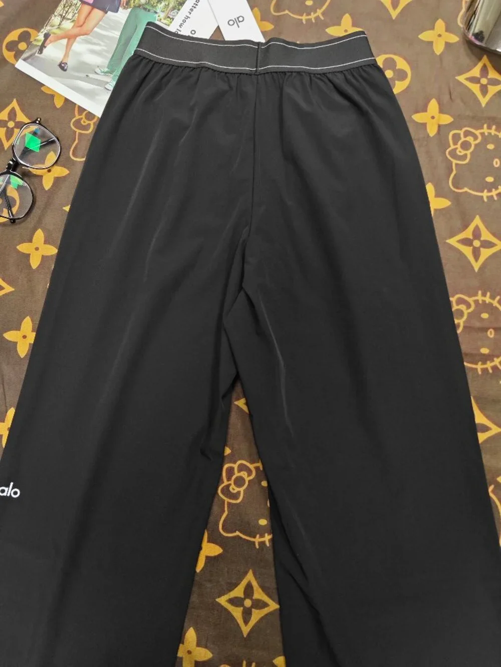 🏆ALO Yoga Relaxed Fit Suit Up Trouser Black, New with tags, Regular 30 inches